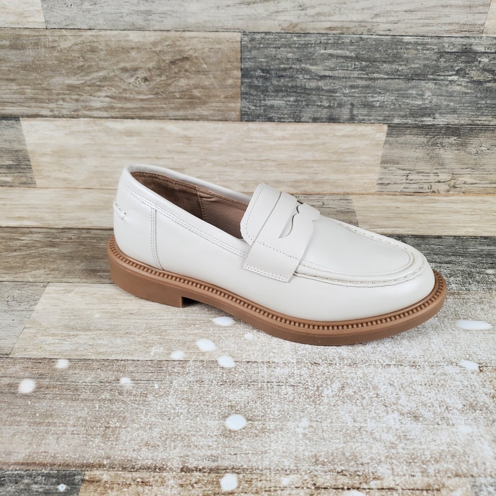 Blondo Helia Womens Loafer Shoes Sz 8 White Slip On Round Toe Waterproof